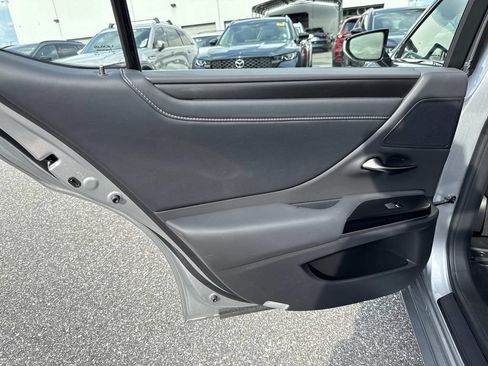 Used 2025 Lexus ES 350 w/ Premium Package FWD image 12