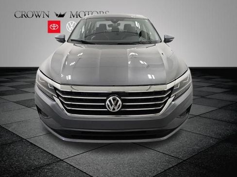 Used 2020 Volkswagen Passat 2.0T SEL FWD image 2