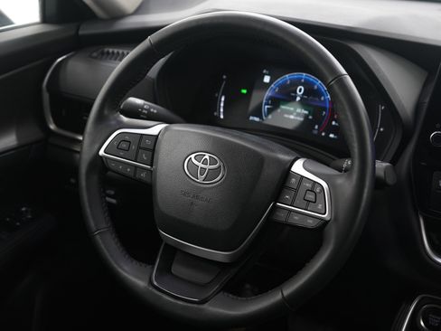 Used 2024 Toyota Grand Highlander XLE image 16