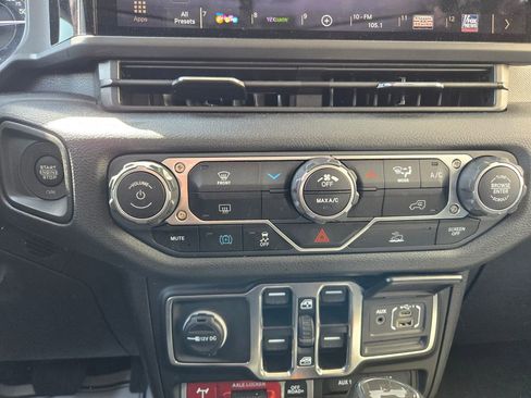 Used 2025 Jeep Wrangler Unlimited Sport S 4xe AWD/4WD image 25