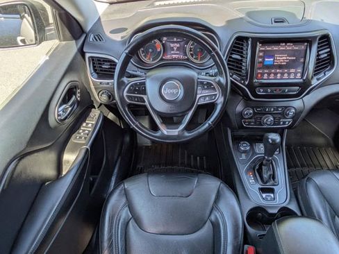 Used 2019 Jeep Cherokee Limited w/ Technology Group AWD/4WD image 17