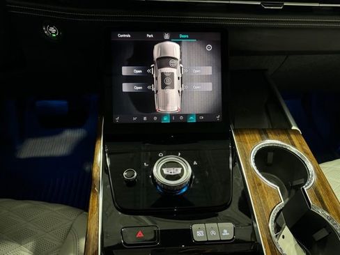 Used 2026 Cadillac Escalade Platinum Sport image 21