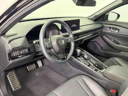 Used 2025 Honda Accord Sport image 4
