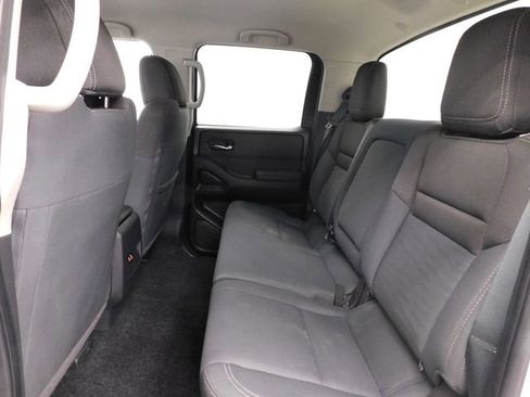 Used 2024 Nissan Frontier SV image 17