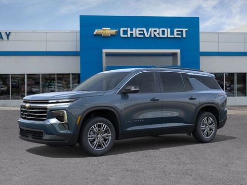 Certified 2026 Chevrolet Traverse LT w/ Driver Confidence Package image 35