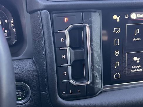 Used 2023 GMC Yukon Denali w/ Denali Reserve Package image 19