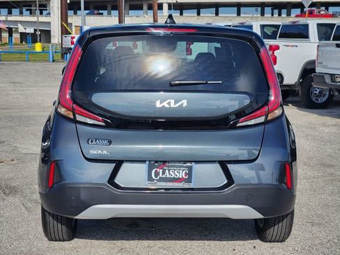 Used 2025 Kia Soul LX w/ LX Technology Package FWD image 6