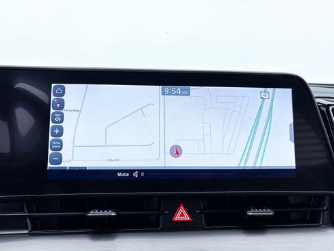 Used 2024 Kia Sportage EX FWD image 6