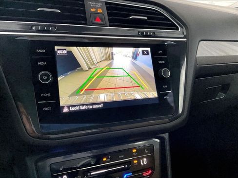 Used 2023 Volkswagen Tiguan SE AWD/4WD image 19