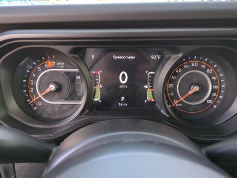 New 2025 Jeep Wrangler Unlimited Rubicon w/ Safety Group image 10