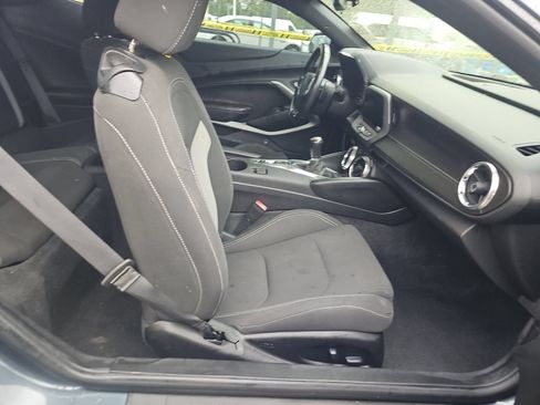 Used 2019 Chevrolet Camaro SS RWD image 6