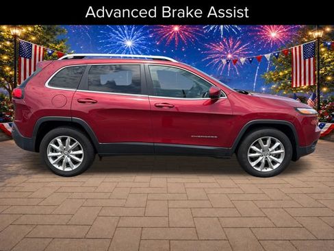 Used 2015 Jeep Cherokee Limited w/ Luxury Group AWD/4WD image 8