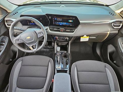 New 2026 Chevrolet TrailBlazer LT w/ LPO, Blackout Package FWD image 14