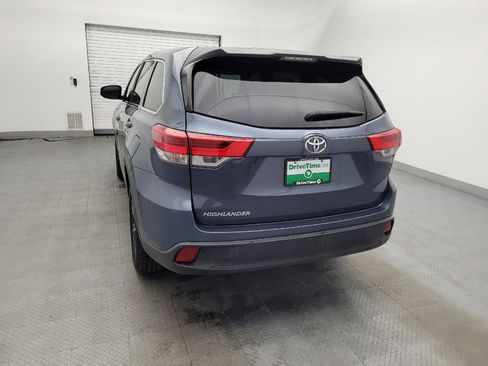 Used 2019 Toyota Highlander LE FWD image 6