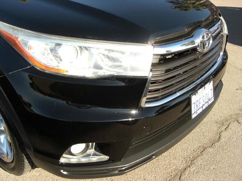 Used 2014 Toyota Highlander Limited FWD image 22
