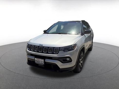 Used 2025 Jeep Compass Limited AWD/4WD image 6