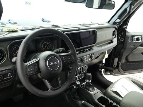 New 2026 Jeep Gladiator Mojave w/ Safety Group AWD/4WD image 36