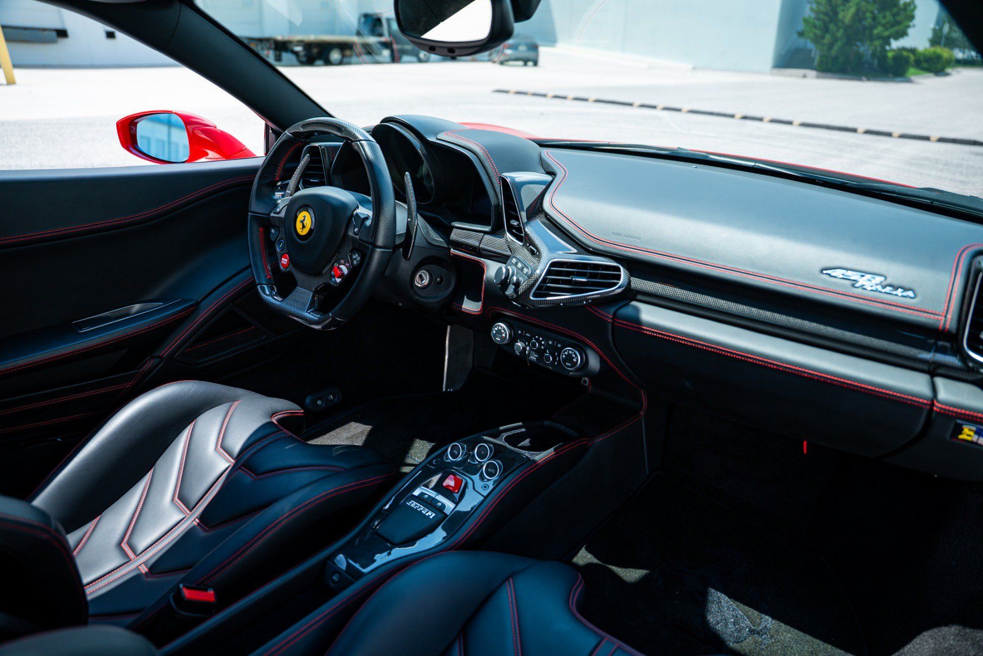 Used 2014 Ferrari 458 Italia Coupe RWD image 29