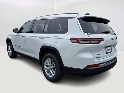 Used 2023 Jeep Grand Cherokee L Laredo AWD/4WD image 4