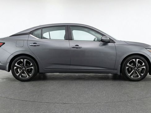 Used 2025 Nissan Sentra SV FWD image 11