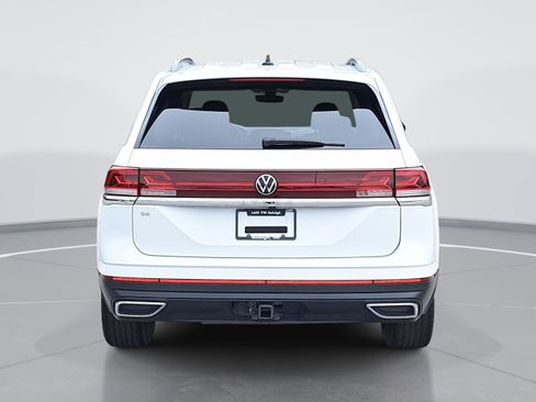 Used 2024 Volkswagen Atlas SE image 4
