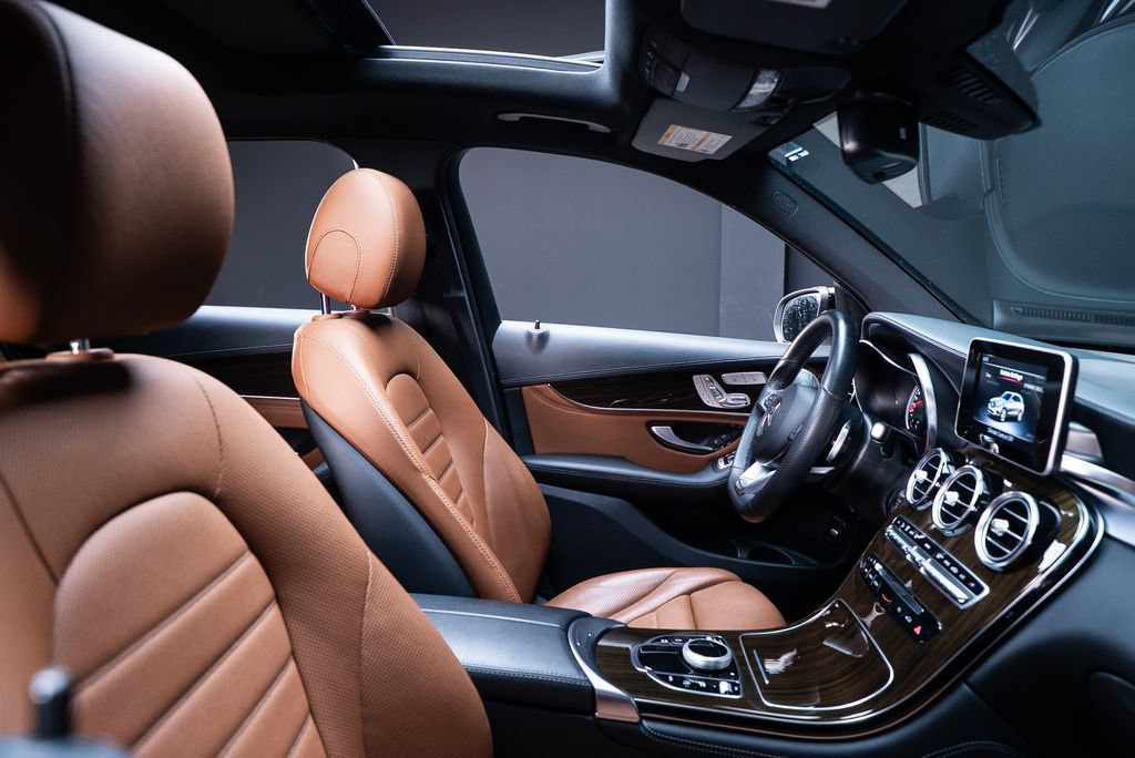 Used 2019 Mercedes-Benz GLC 43 AMG 4MATIC image 32