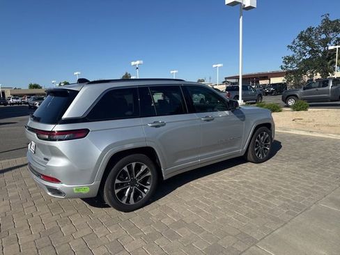 Used 2022 Jeep Grand Cherokee Overland w/ Advanced Protech Group III image 4