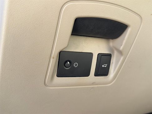 Used 2021 Land Rover Range Rover Velar S image 18