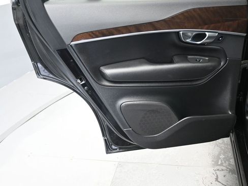 Used 2019 Volvo XC90 T6 Momentum w/ Protection Package Premier image 23
