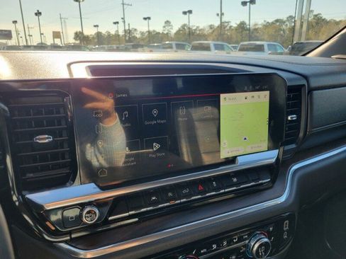 Used 2023 GMC Sierra 1500 SLT image 21