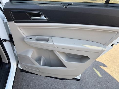 Used 2019 Volkswagen Atlas SE w/ Towing Package image 25