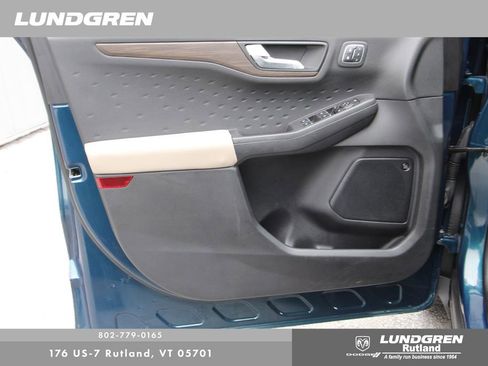 Used 2020 Ford Escape Titanium w/ Titanium Premium Package 2.0 AWD/4WD image 13