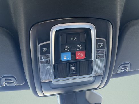 Used 2025 RAM 1500 Big Horn AWD/4WD image 17
