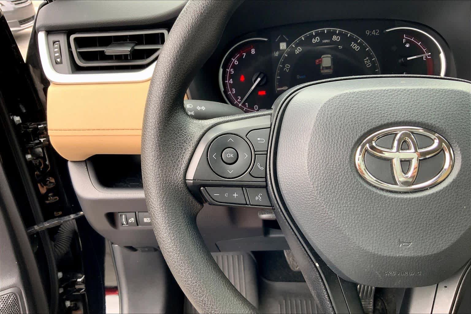 Used 2025 Toyota RAV4 LE FWD image 21