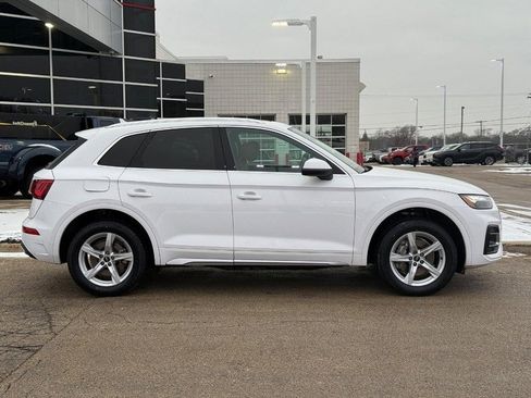 Used 2021 Audi Q5 2.0T Premium w/ Convenience Package image 2