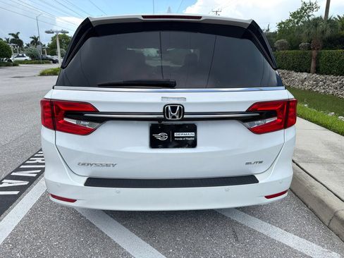 Used 2023 Honda Odyssey Elite image 4
