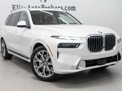 Used 2025 BMW X7 xDrive40i w/ Premium Package AWD/4WD image 6