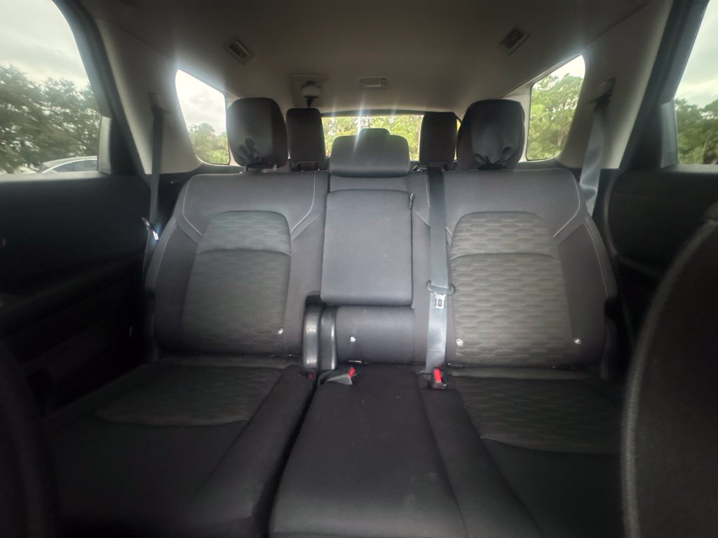 Used 2024 Nissan Pathfinder SV FWD image 14