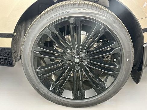 New 2026 Land Rover Range Rover Velar Dynamic SE image 28