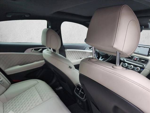 Used 2022 Genesis G70 3.3T RWD image 26