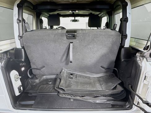 Used 2020 Jeep Wrangler Sport image 22