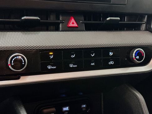 Used 2025 Kia Sportage LX image 23