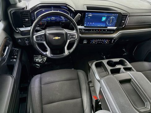 Used 2024 Chevrolet Silverado 1500 LT AWD/4WD image 17