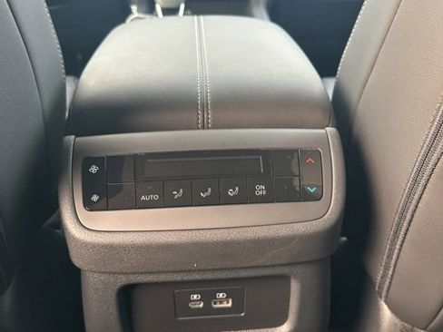 New 2025 Nissan Pathfinder SL image 14