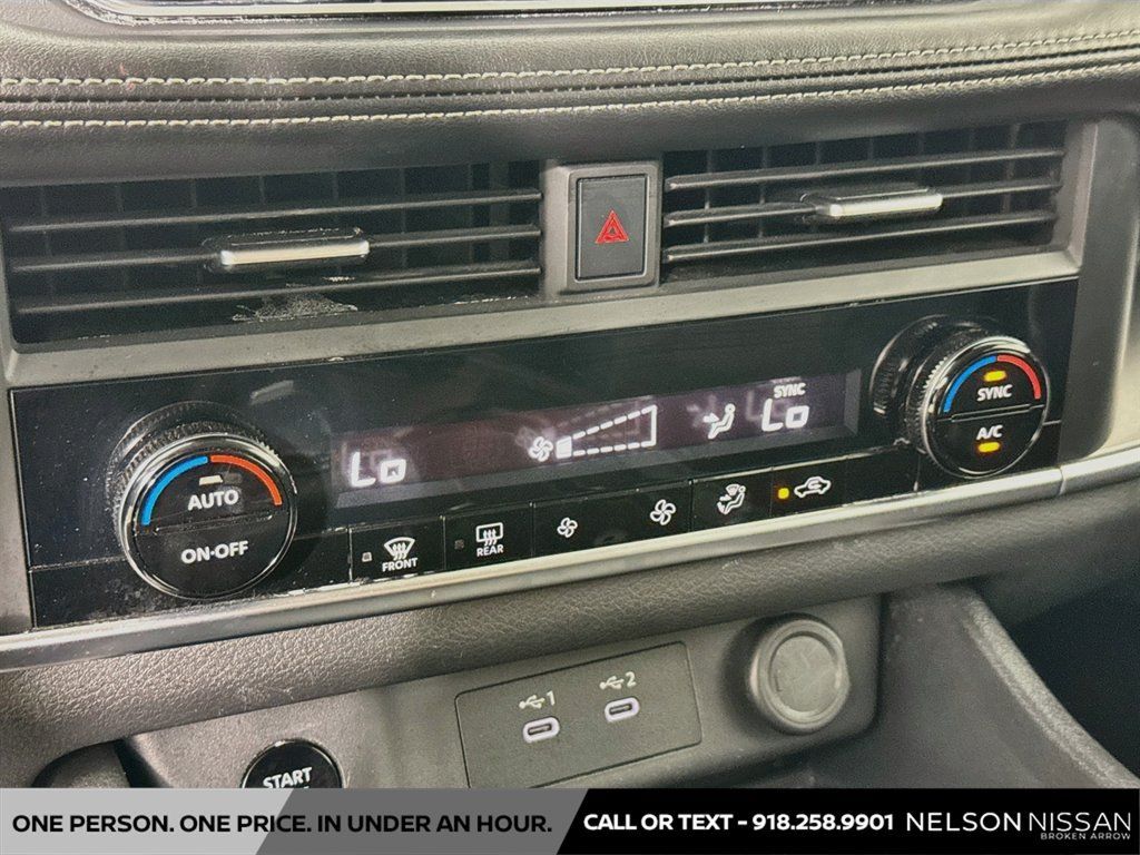 Certified 2025 Nissan Rogue SV FWD image 15