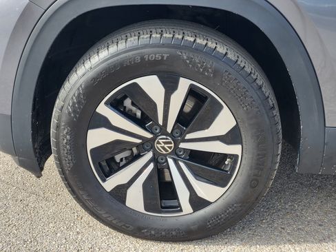 Used 2025 Volkswagen Atlas SE FWD image 10