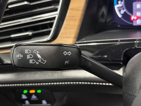 Used 2024 Volkswagen Atlas SE image 37