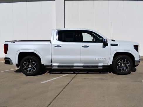 New 2026 GMC Sierra 1500 SLT w/ SLT Premium Plus Package image 5