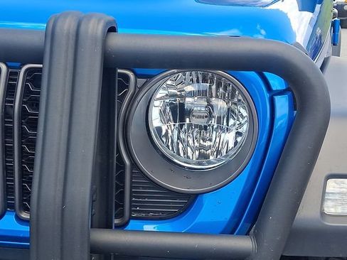 Used 2024 Jeep Wrangler Sport AWD/4WD image 9