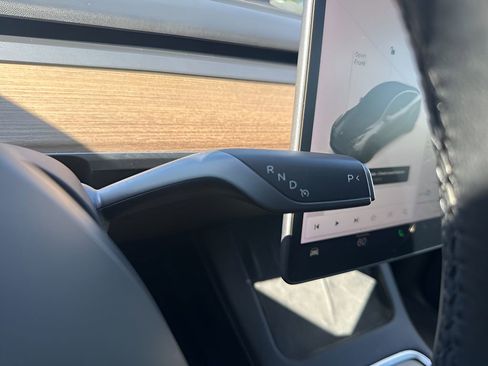 Used 2021 Tesla Model Y Performance image 17